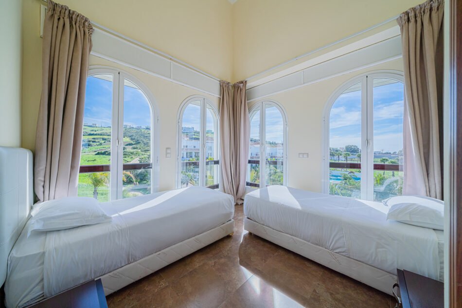 The third bedroom with 2 single beds