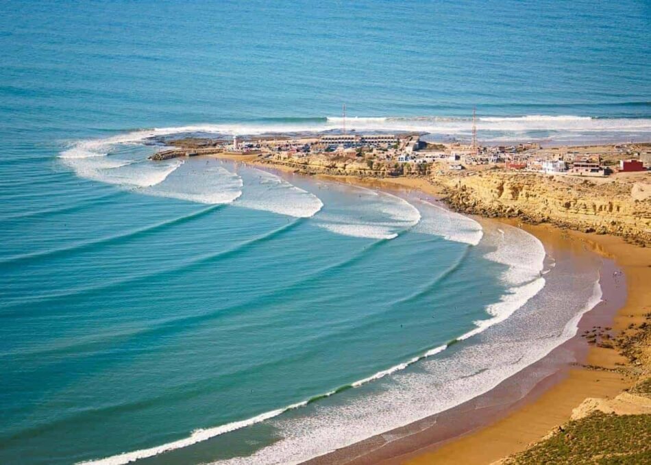 Essaouira Beach: Un Destino Imperdible para los Amantes del Sol y la Cultura en Marruecos
