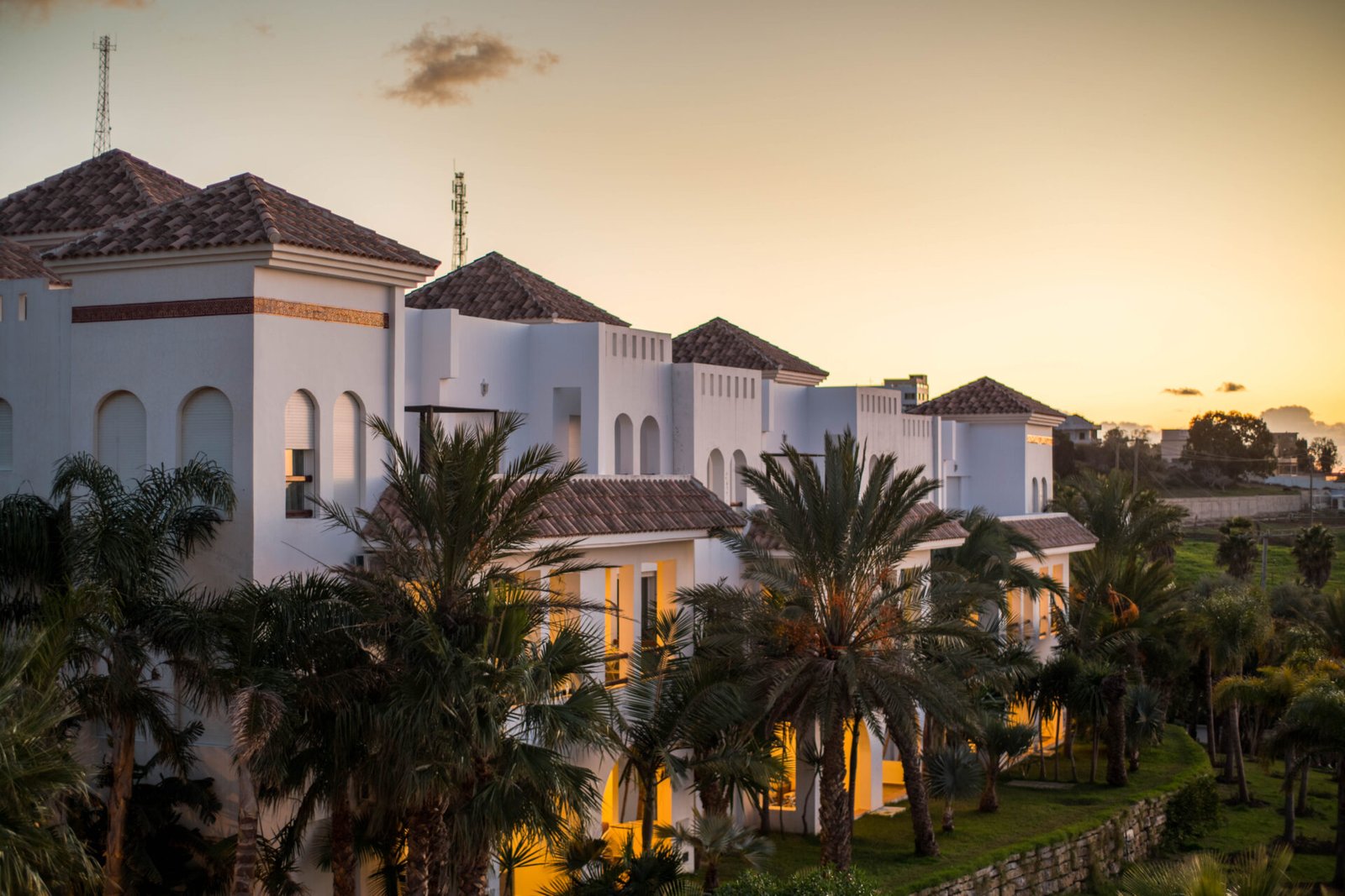 Hotel Appart Tanger – Séjournez au Mnar Castle avec vue sur mer
