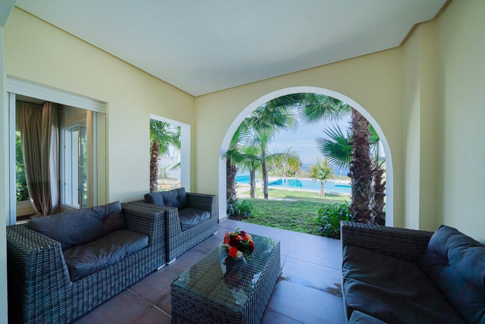 Hotel Tanger Centre Ville : Luxe et Vue Mer au Mnar Castle