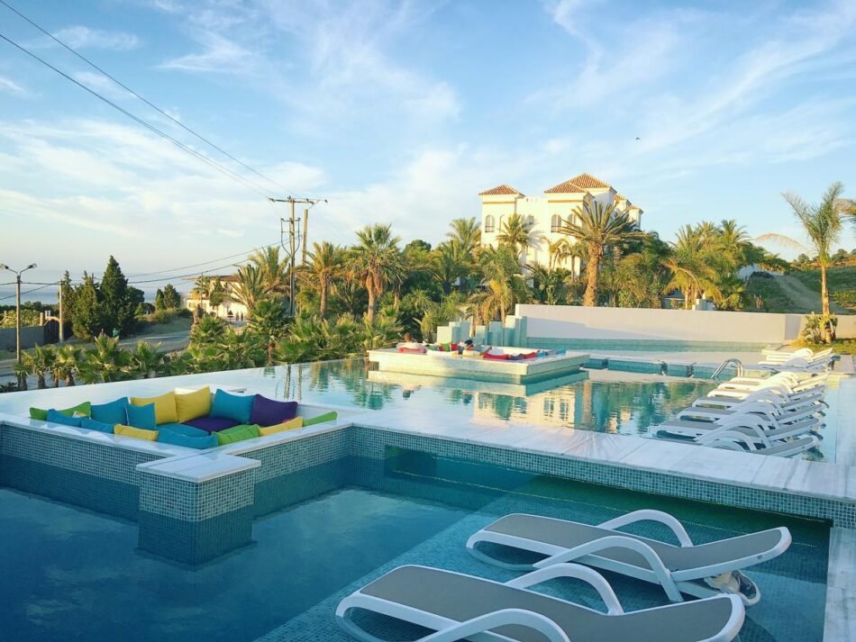 Tanger hotel piscine : séjour de luxe et vue mer au Mnar Castle
